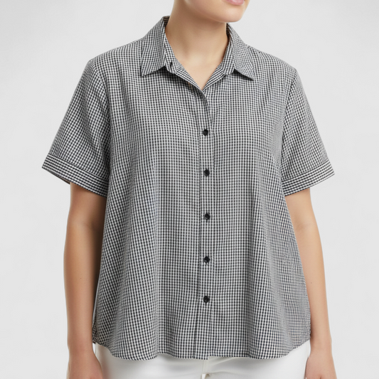 Emma James black and white checkered shirt vintage 18W plus size top women's on model