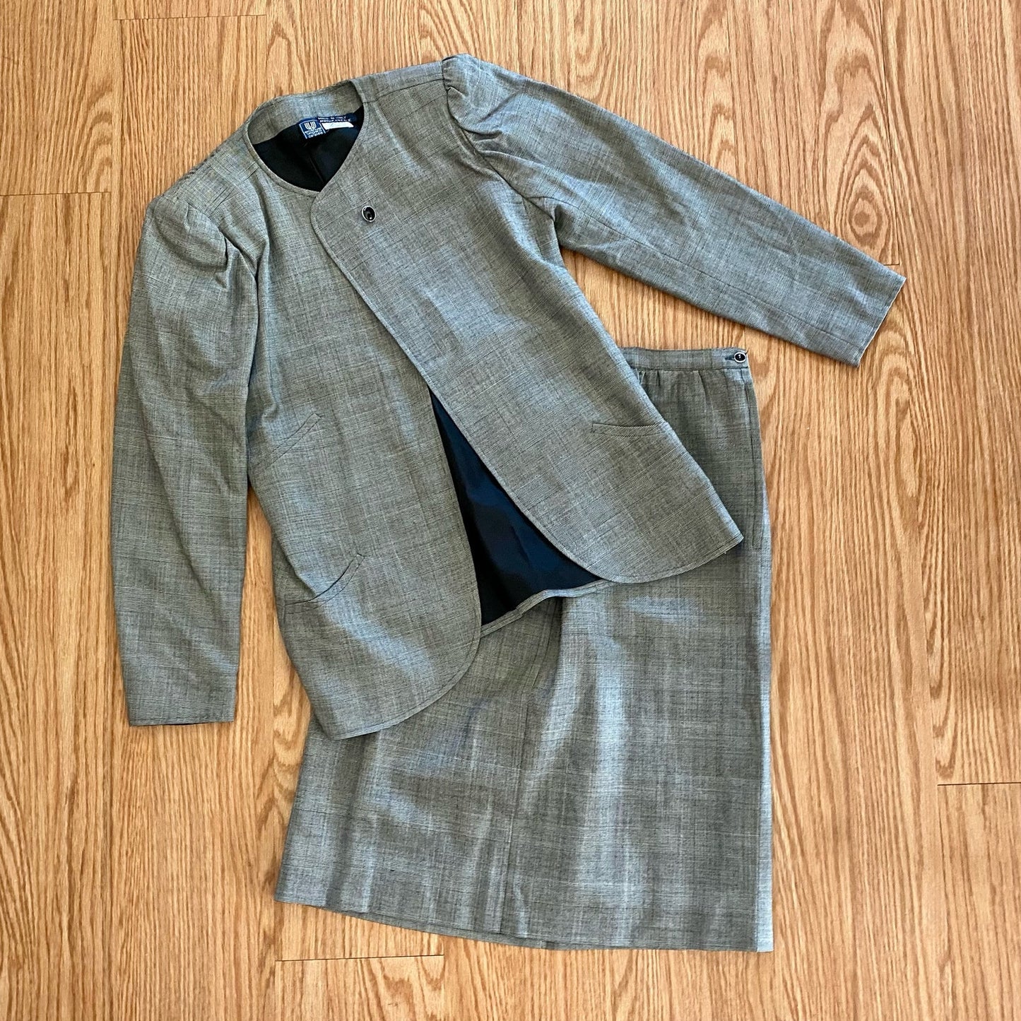 Emanuel Ungaro Parallele Gray Stripe Blazer Skirt Set Womens 6