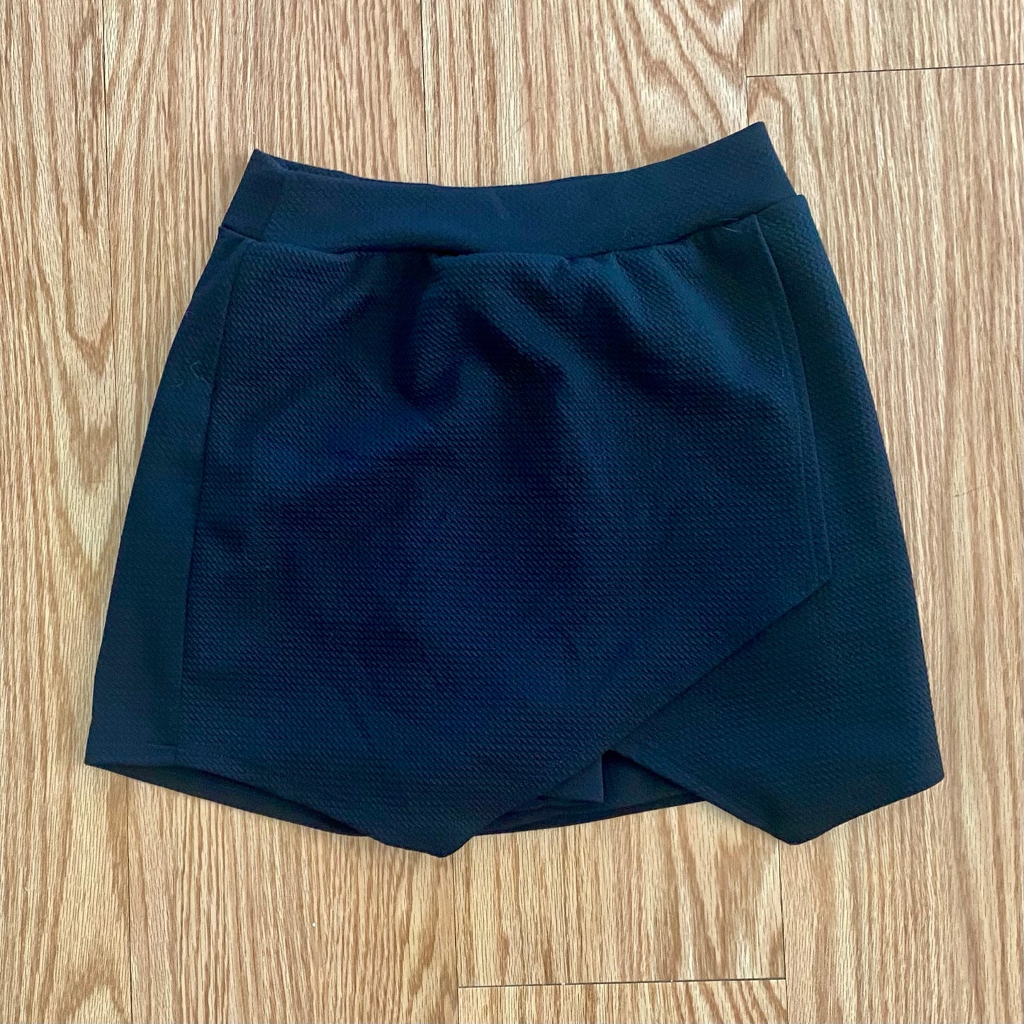 Potter’s Pot Black Faux Wrap Mini Skort Womens Small