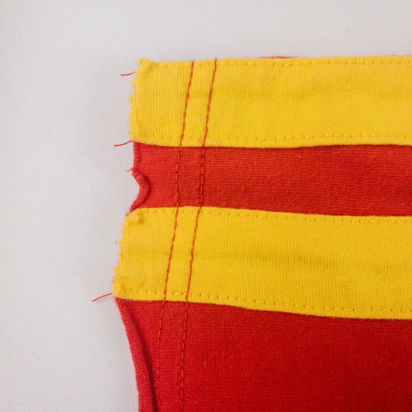 Voi Jeans Red Yellow Raw Hem Soccer Football Tee Shirt Mens Large