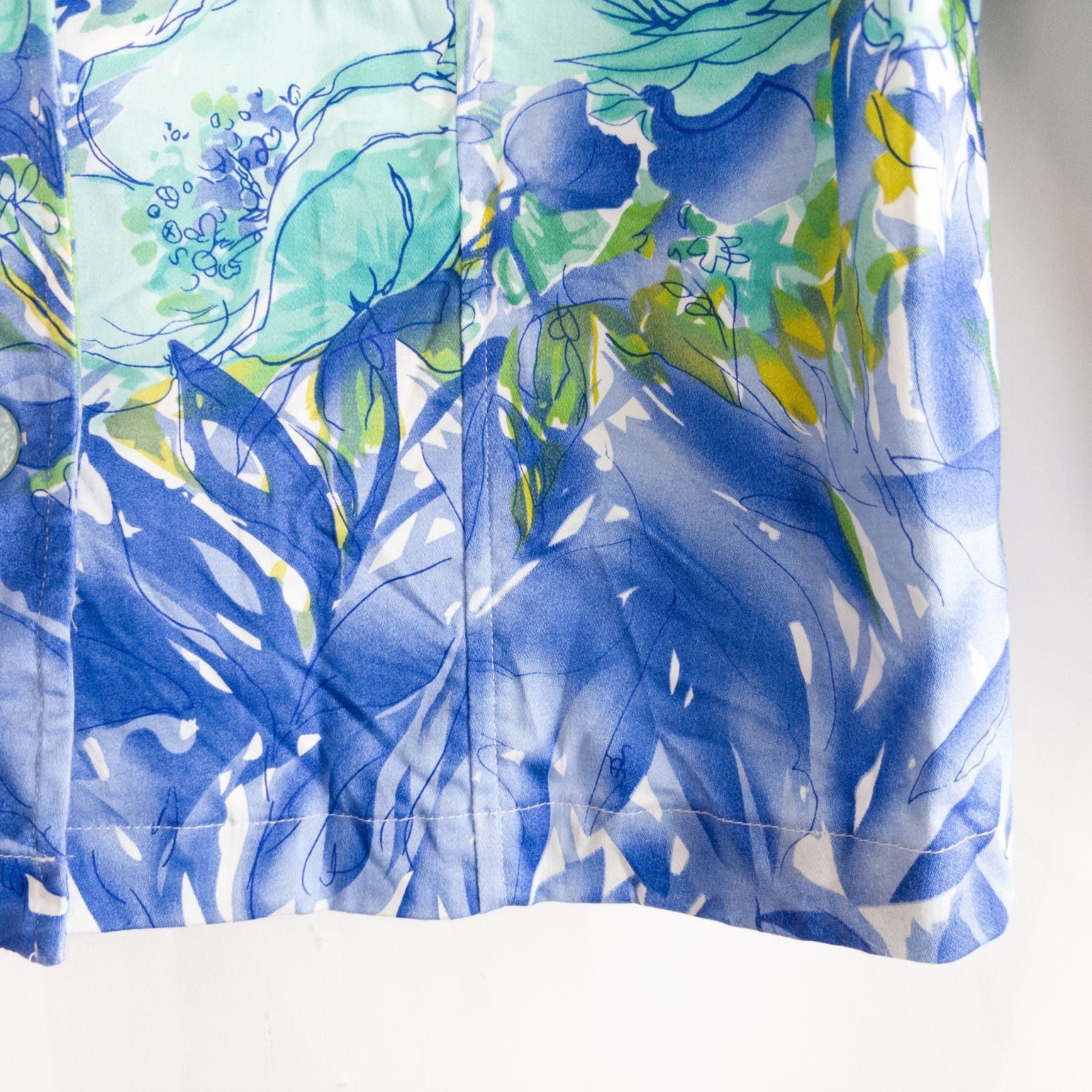 Coldwater Creek blue water lily floral print jacket women's large petite with button closure and front pockets image 6