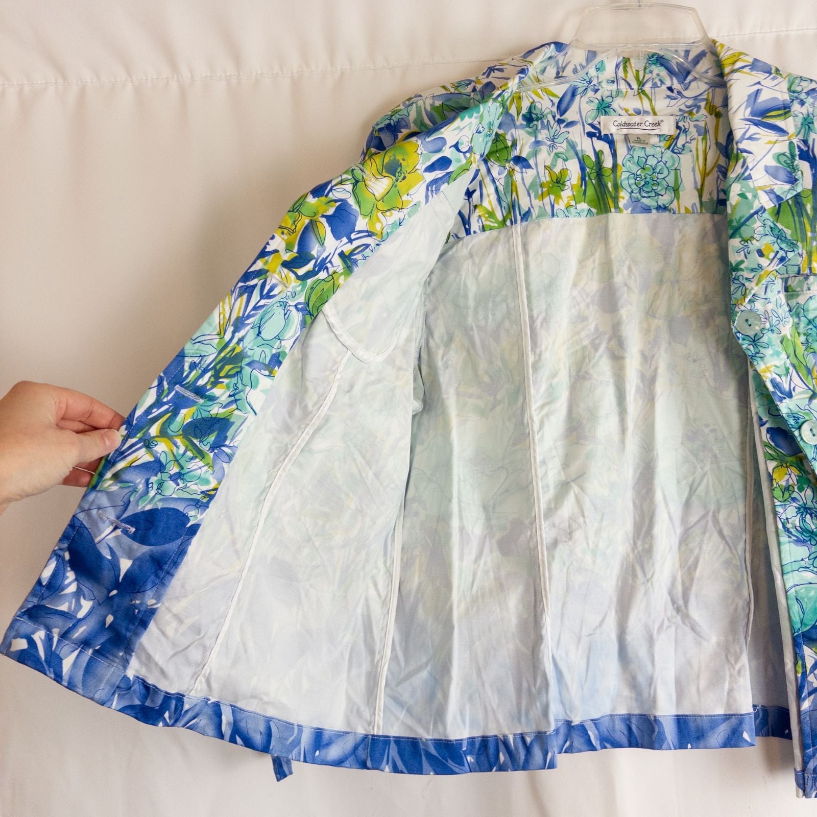 Coldwater Creek blue water lily floral print jacket women's large petite with button closure and front pockets image 7