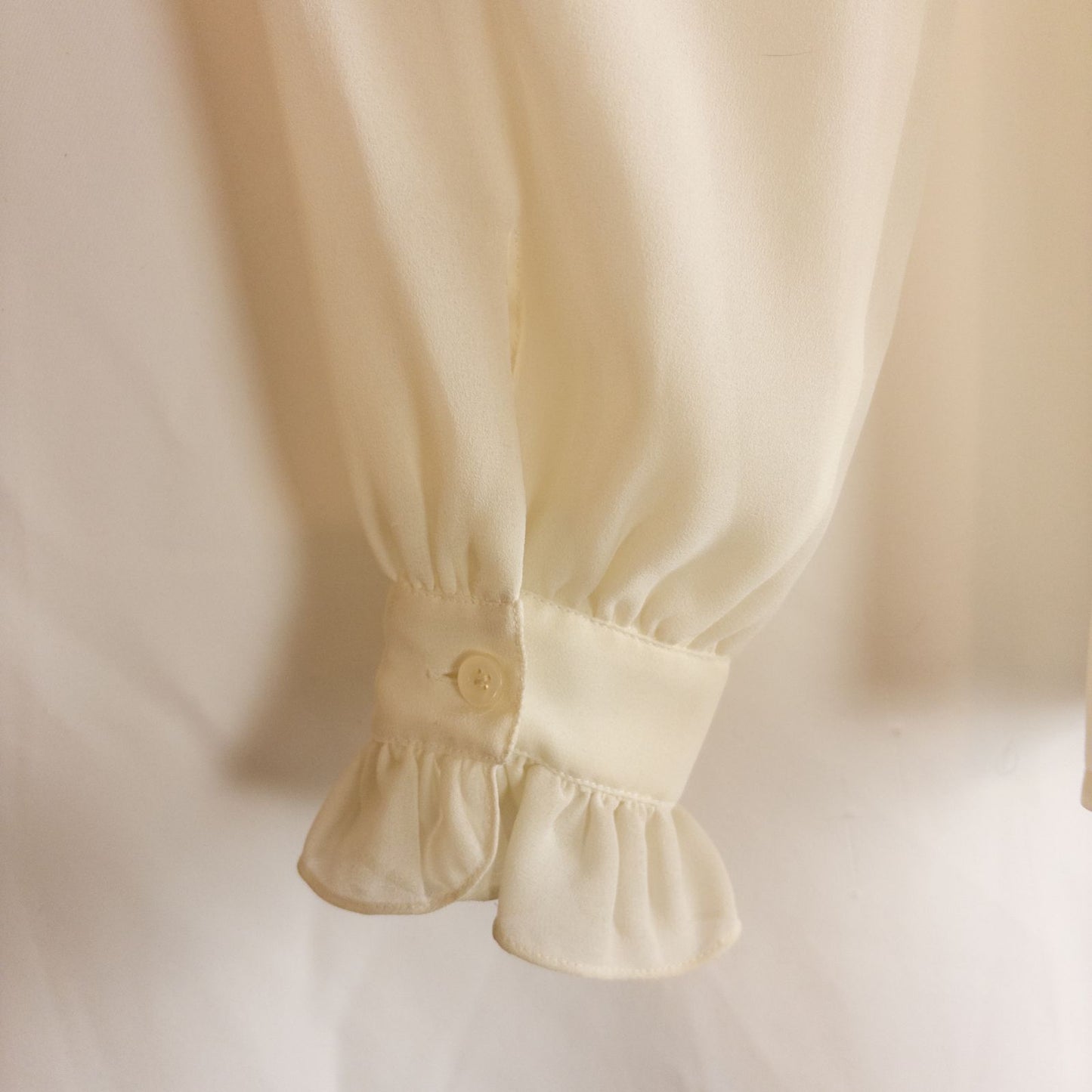 Vintage ivory ruffle blouse with long sleeves and button front image 9