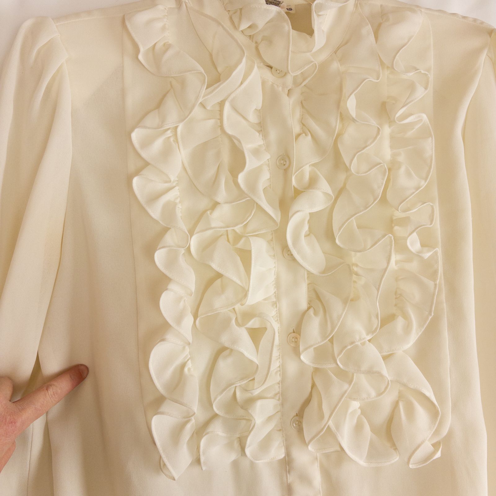 Vintage ivory ruffle blouse with long sleeves and button front image 5