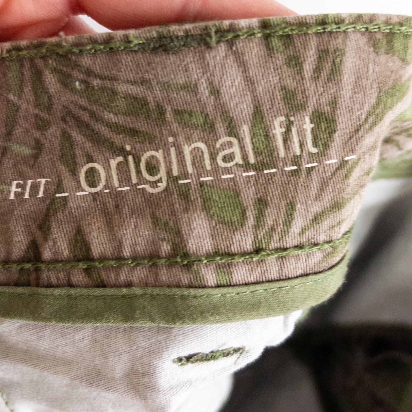 Sonoma Life and Style Womens green fronds patterned skort size 2 small front and back views with button closure and palm leaf print image 6
