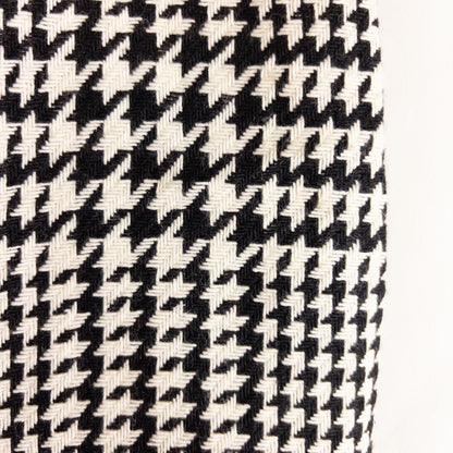 Liz Claiborne vintage black and white houndstooth wool pencil skirt womens size 8 front and back views with fabric and label detail image 3