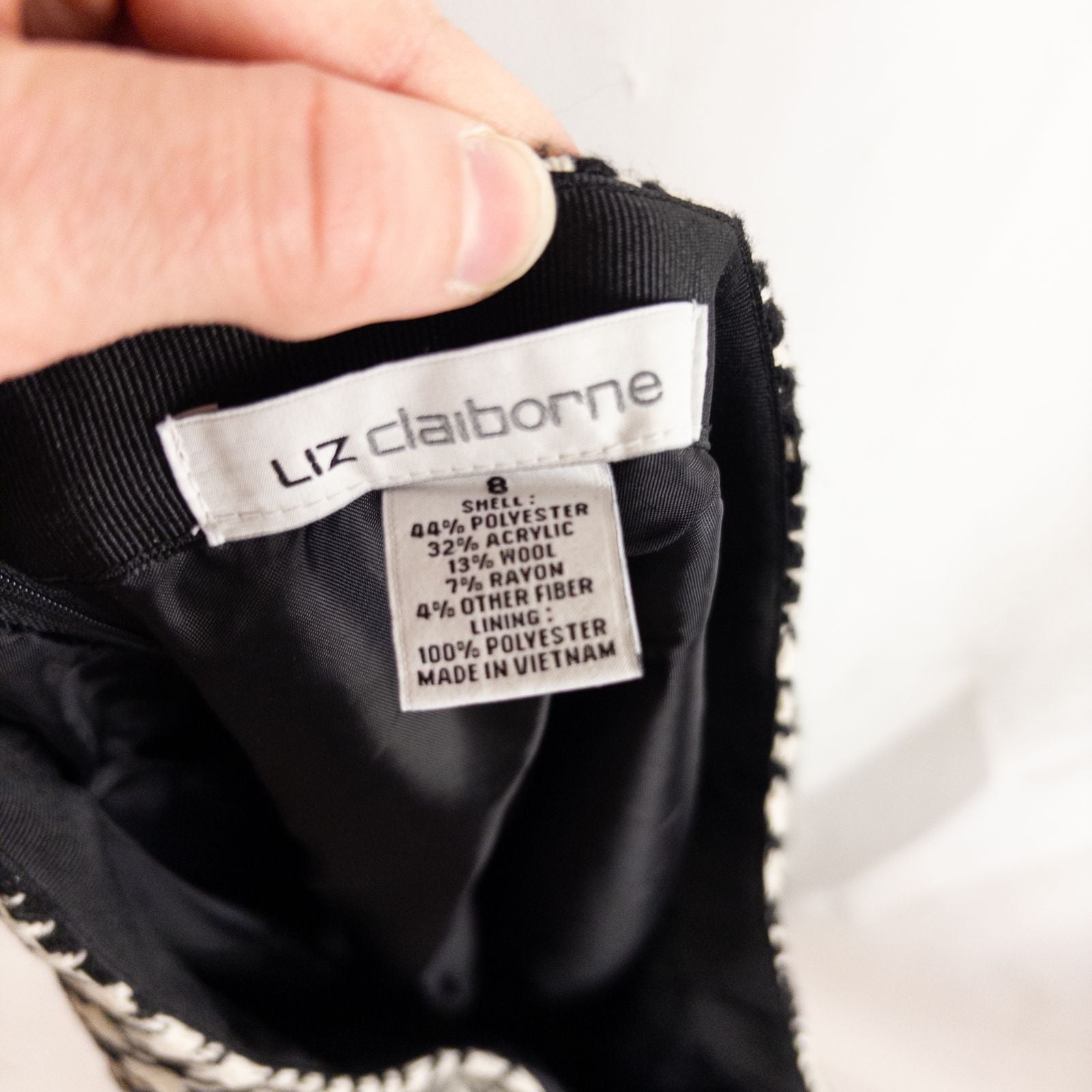 Liz Claiborne vintage black and white houndstooth wool pencil skirt womens size 8 front and back views with fabric and label detail image 7