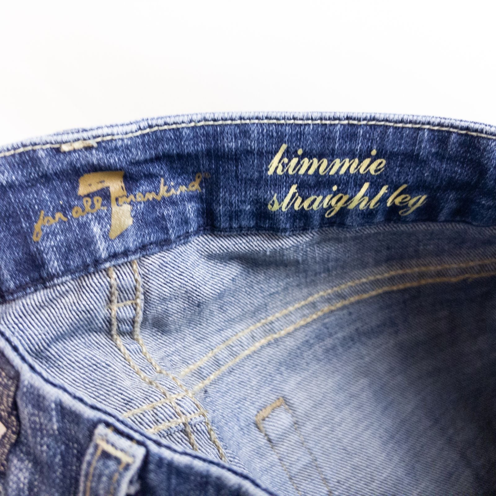 7 for all Mankind Kimmie straight leg blue jeans womens size 27 laid flat front and back views showing faded denim and button closure image 8