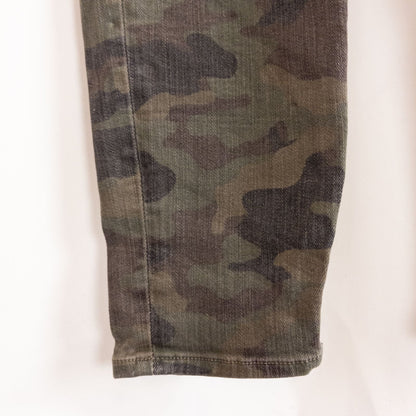 Hudson green camo skinny jeans womens size 31 with minimal wear and faux front pockets displayed hanging. image 7