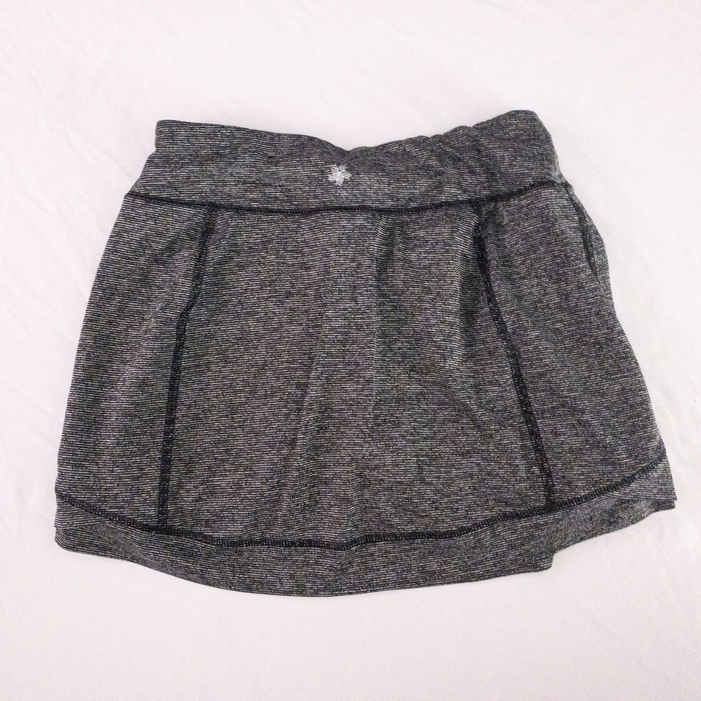 Tekgear black gray striped skorts womens XSmall with elastic waistband and inner shorts, detailed close-ups of fabric and logo image 3
