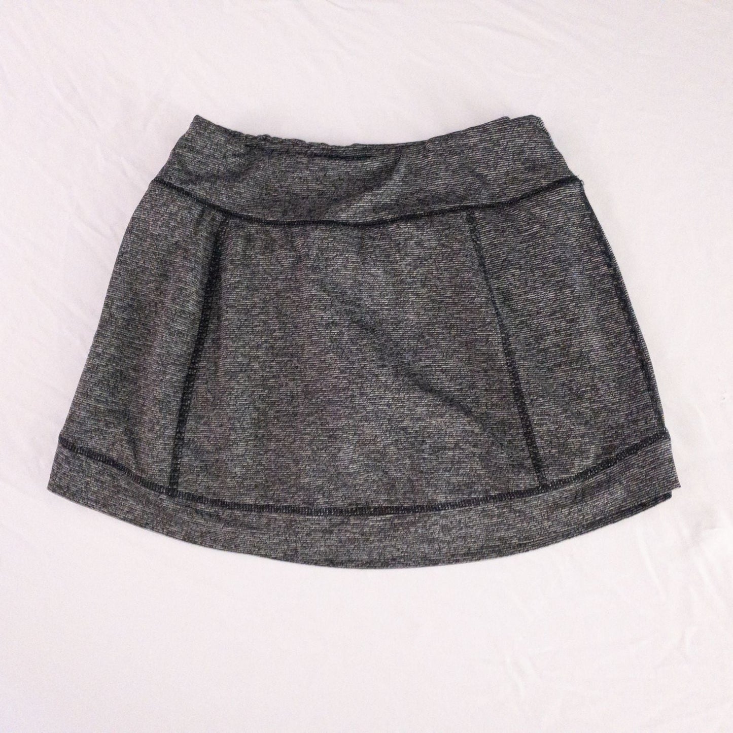 Tekgear black gray striped skorts womens XSmall with elastic waistband and inner shorts, detailed close-ups of fabric and logo image 8
