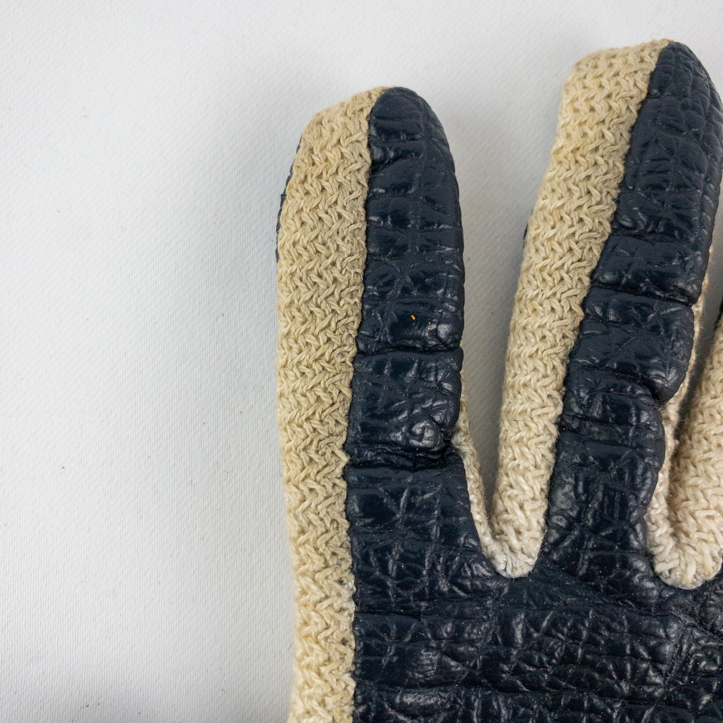 Aris Snuggler Vintage Blue Beige Vinyl Knit Gloves Womens One Size