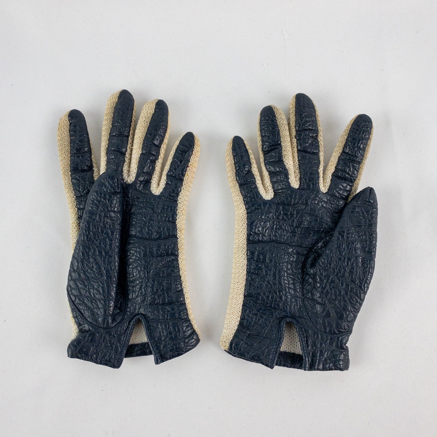 Aris Snuggler Vintage Blue Beige Vinyl Knit Gloves Womens One Size