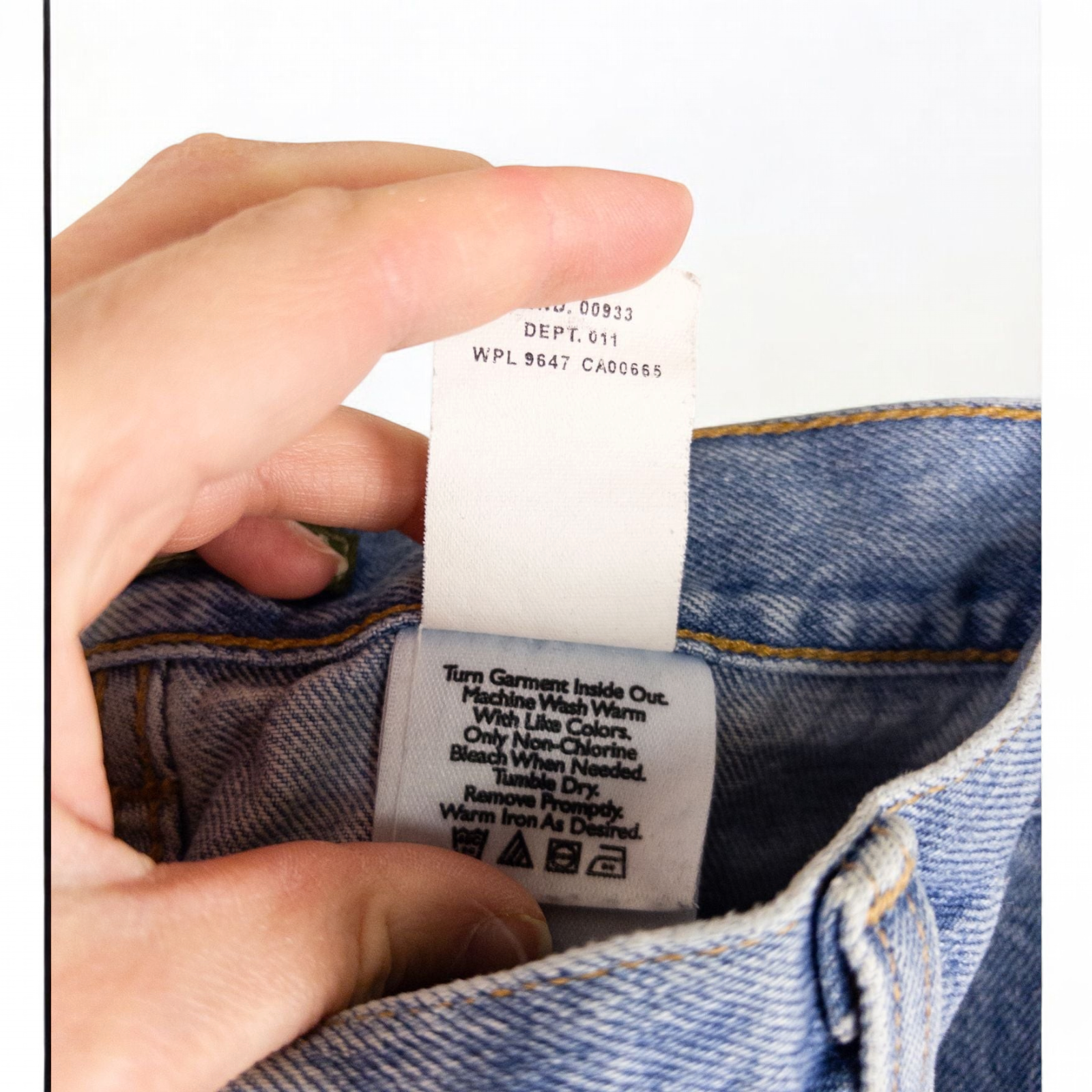 Eddie Bauer vintage blue denim capri pants with cuffed hems and five-pocket styling image 8