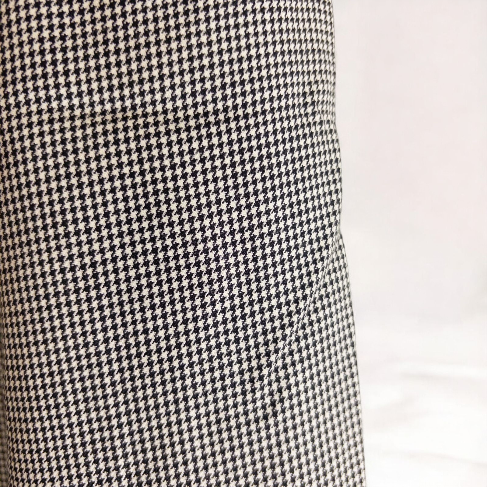 Liz Claiborne vintage black and white houndstooth pants with front zipper and button closure, pleated front, and side pockets image 5