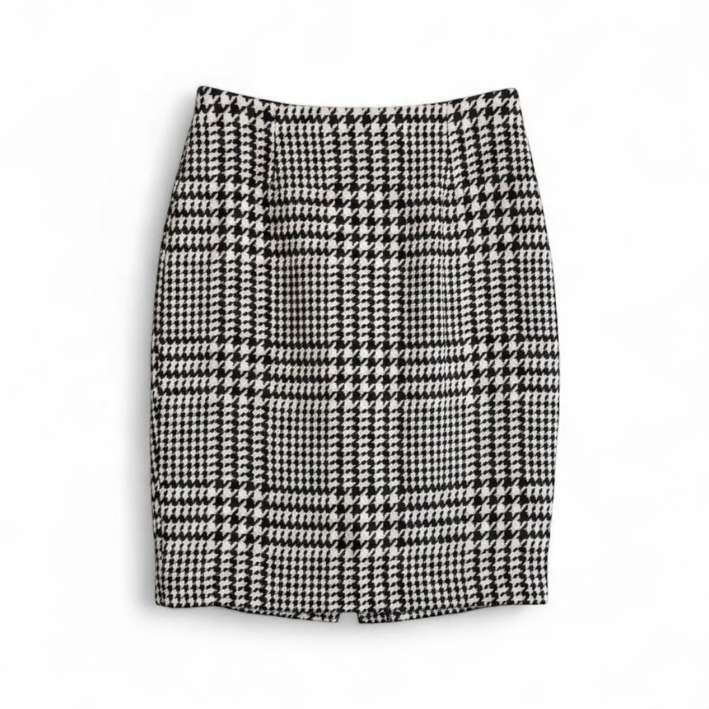 Liz Claiborne vintage black and white houndstooth wool pencil skirt womens size 8 front and back views with fabric and label detail front on white muslin photography backdrop