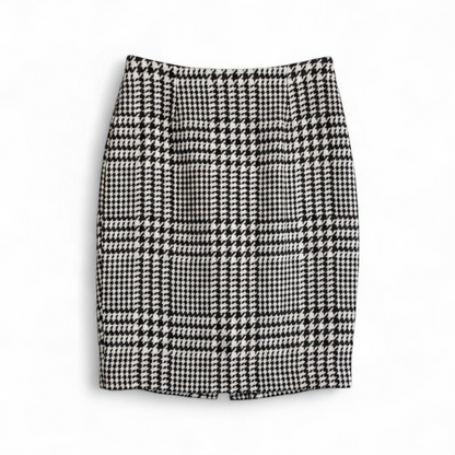 Liz Claiborne vintage black and white houndstooth wool pencil skirt womens size 8 front and back views with fabric and label detail front on white muslin photography backdrop