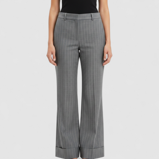 Tracy Evans vintage black plaid check women's pants size 11 displayed front and back with side zipper closure and cuffed hems. on model