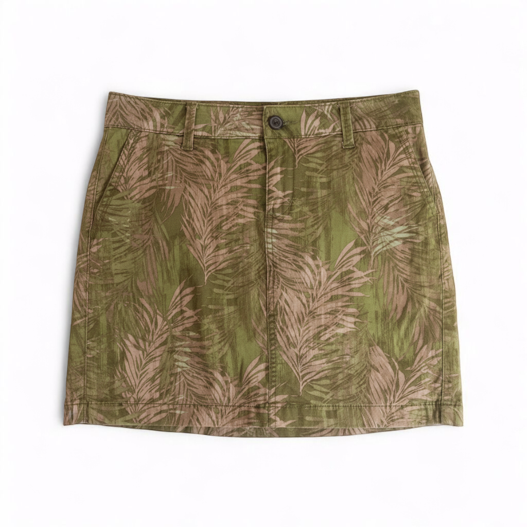 Sonoma Life and Style Womens green fronds patterned skort size 2 small front and back views with button closure and palm leaf print front on white muslin photography backdrop