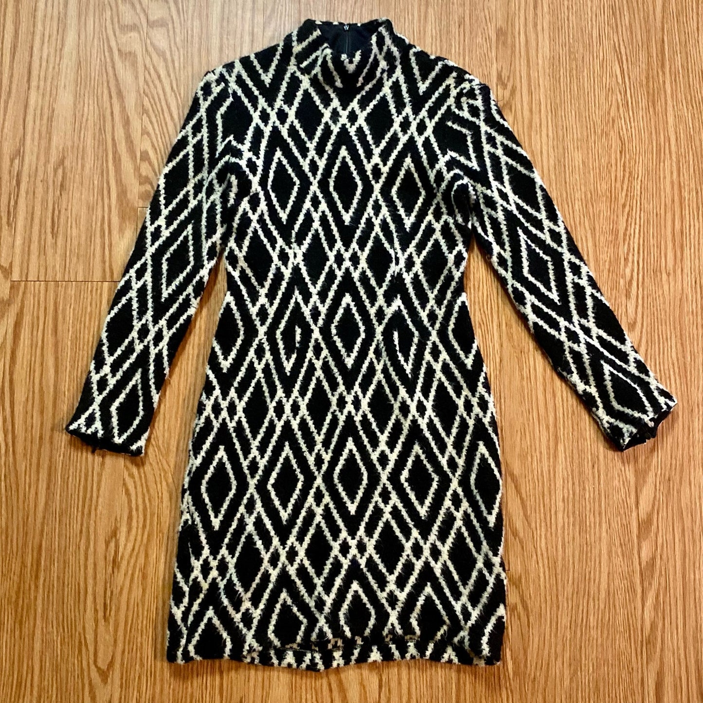 Tucker Black White Diamond Stripe Mini Sweater Dress Womens Small