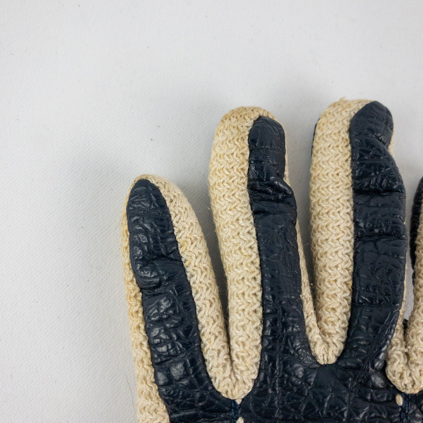 Aris Snuggler Vintage Blue Beige Vinyl Knit Gloves Womens One Size