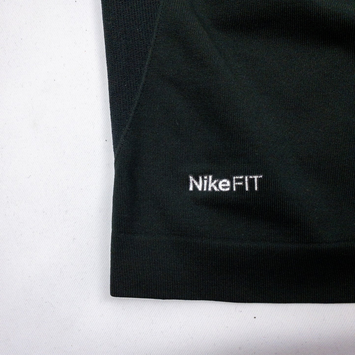 Nike Fit Dry Fit Black Athletic T Shirt Unisex Youth Large Mens Small