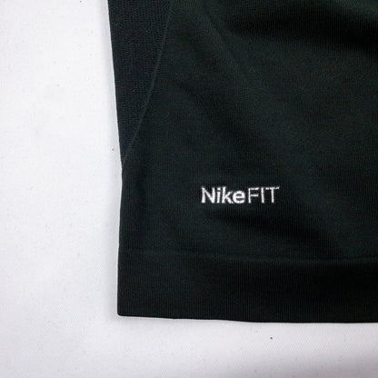 Nike Fit Dry Fit Black Athletic T Shirt Unisex Youth Large Mens Small