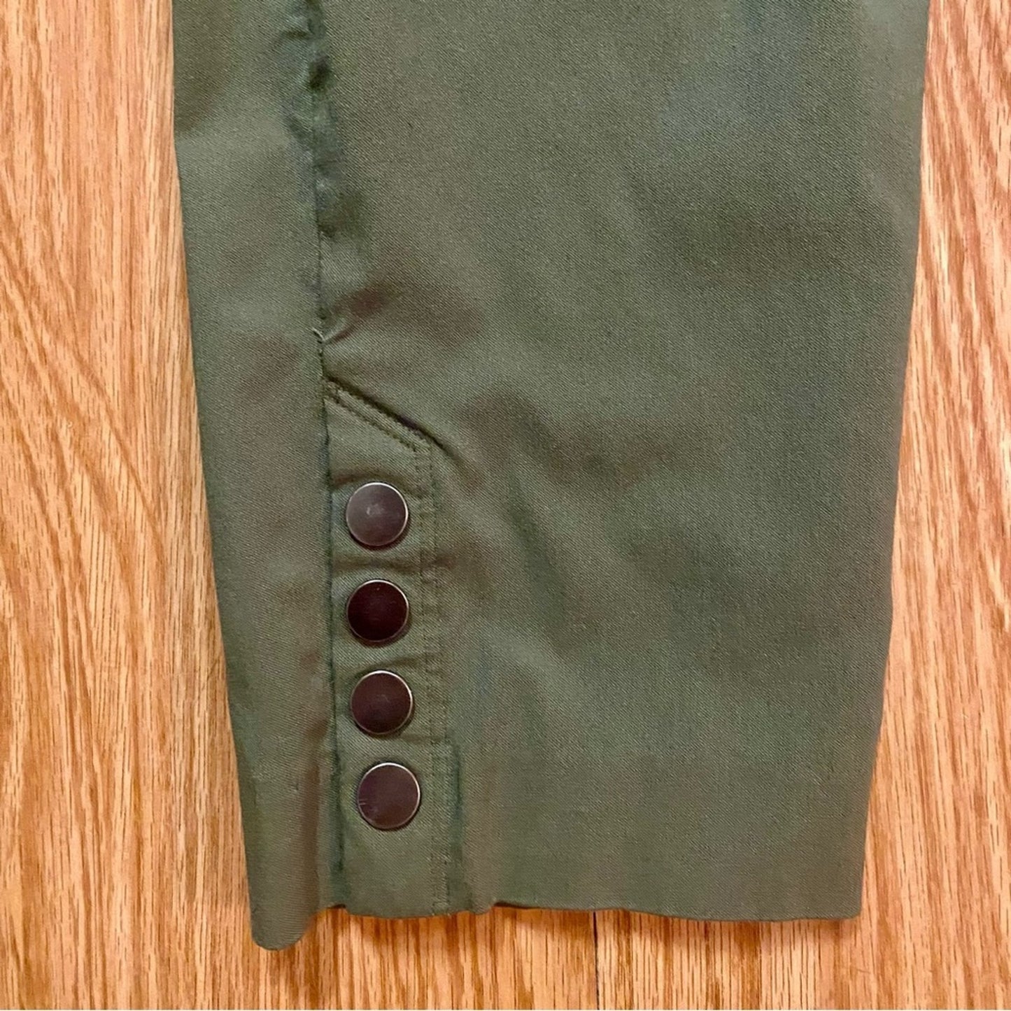 Liz Claiborne Career Green Cropped Button Pants Trousers Womens 4