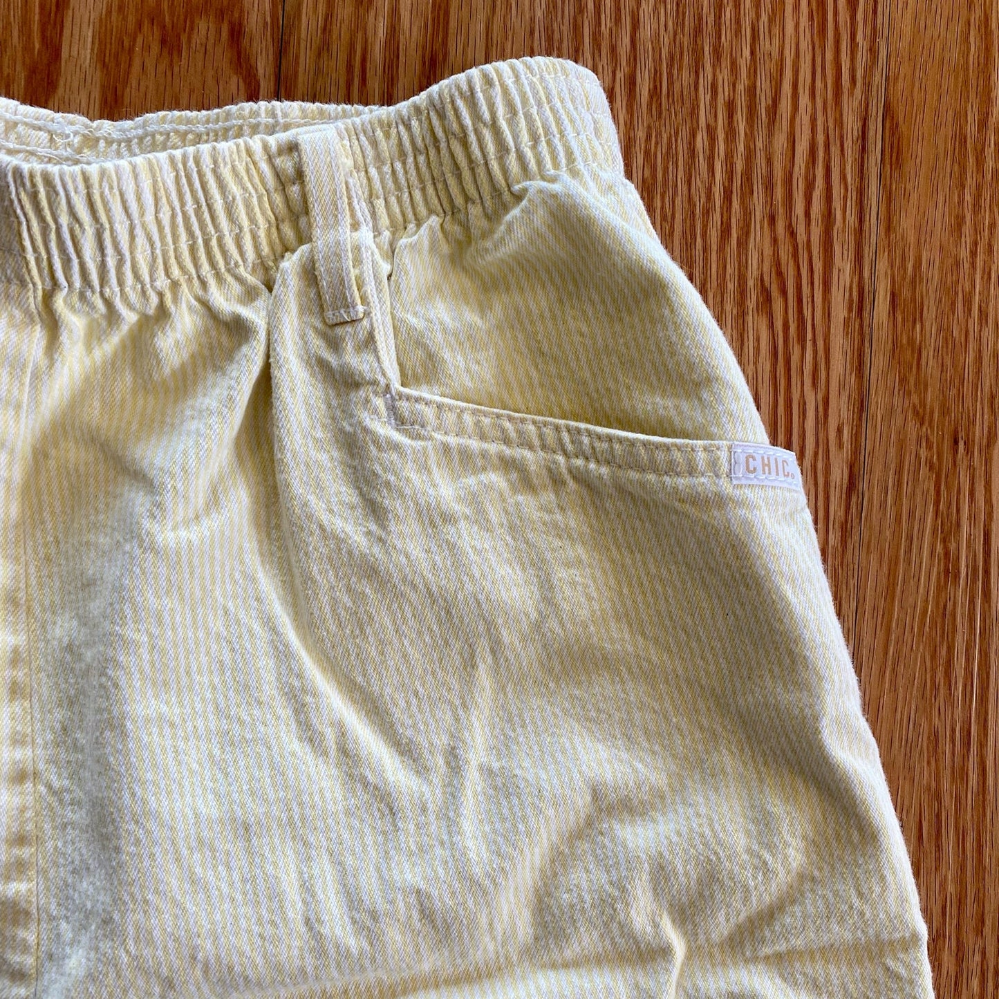 Chic Vintage 90s Yellow White Striped Long Baggy Shorts Womens 12