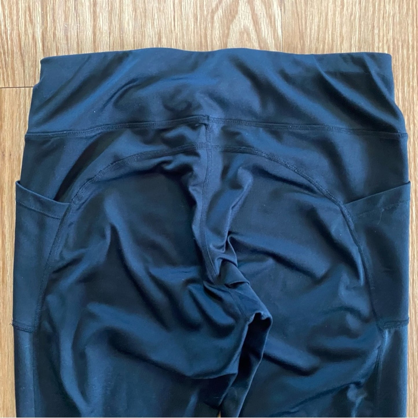 BCBGMaxAzria Black Capri Athletic Leggings Gym Pants Womens Large