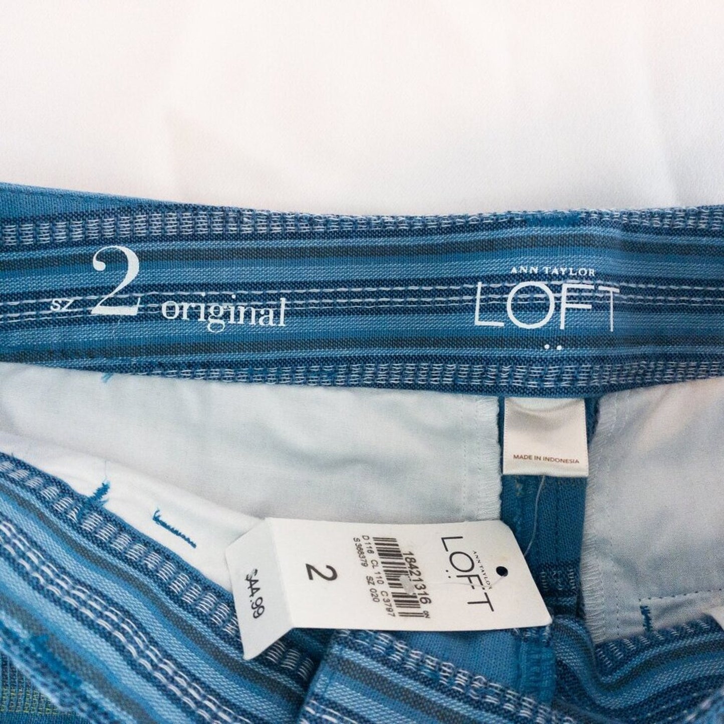 Ann Taylor LOFT Striped Blue Green White Mini Shorts Womens Size 2