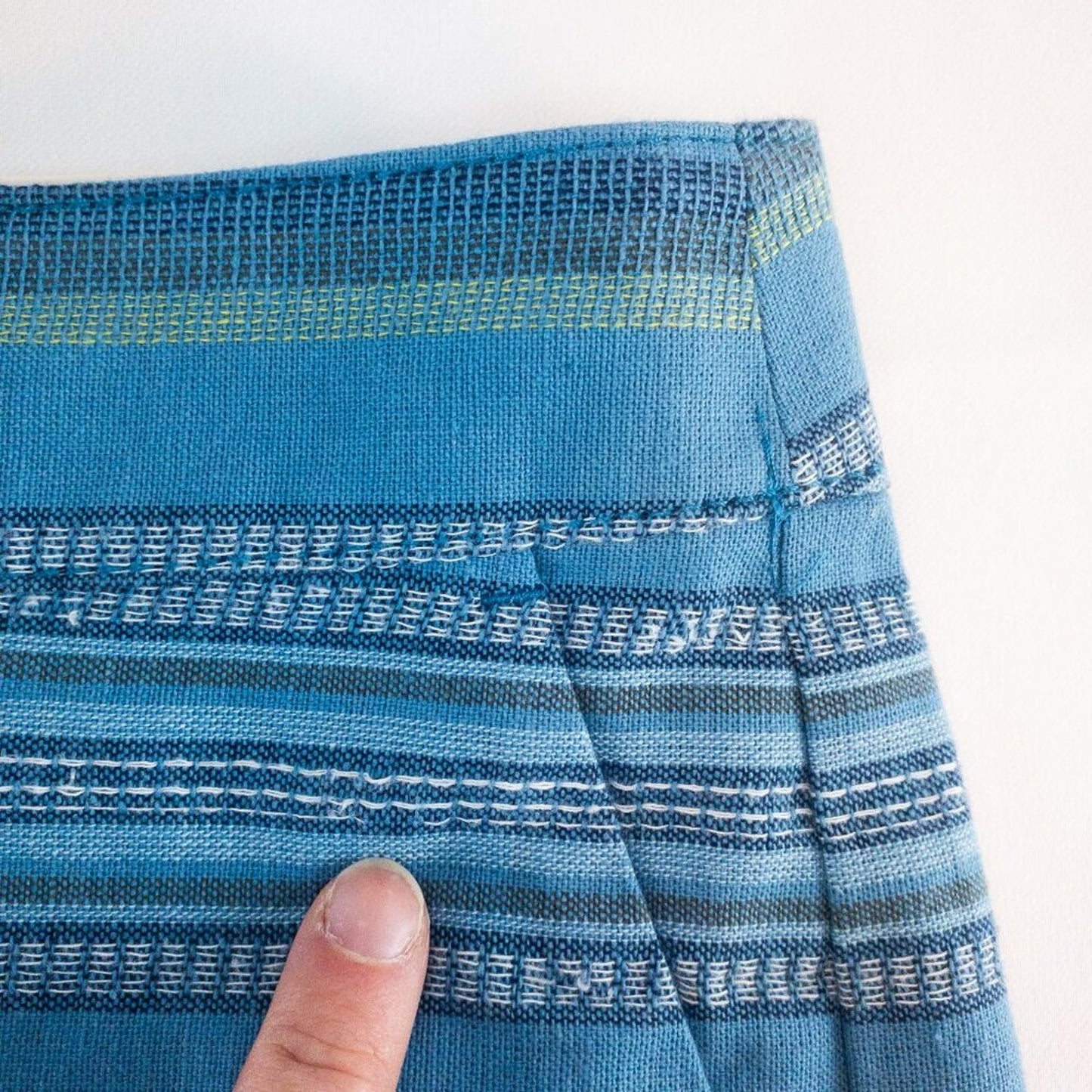 Ann Taylor LOFT Striped Blue Green White Mini Shorts Womens Size 2