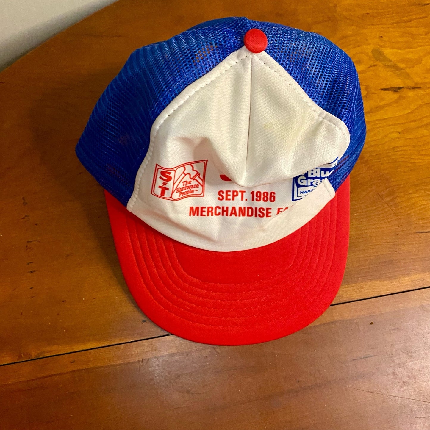 DA S&T Hardware Vintage White Trucker Hat Unisex Mens One Size