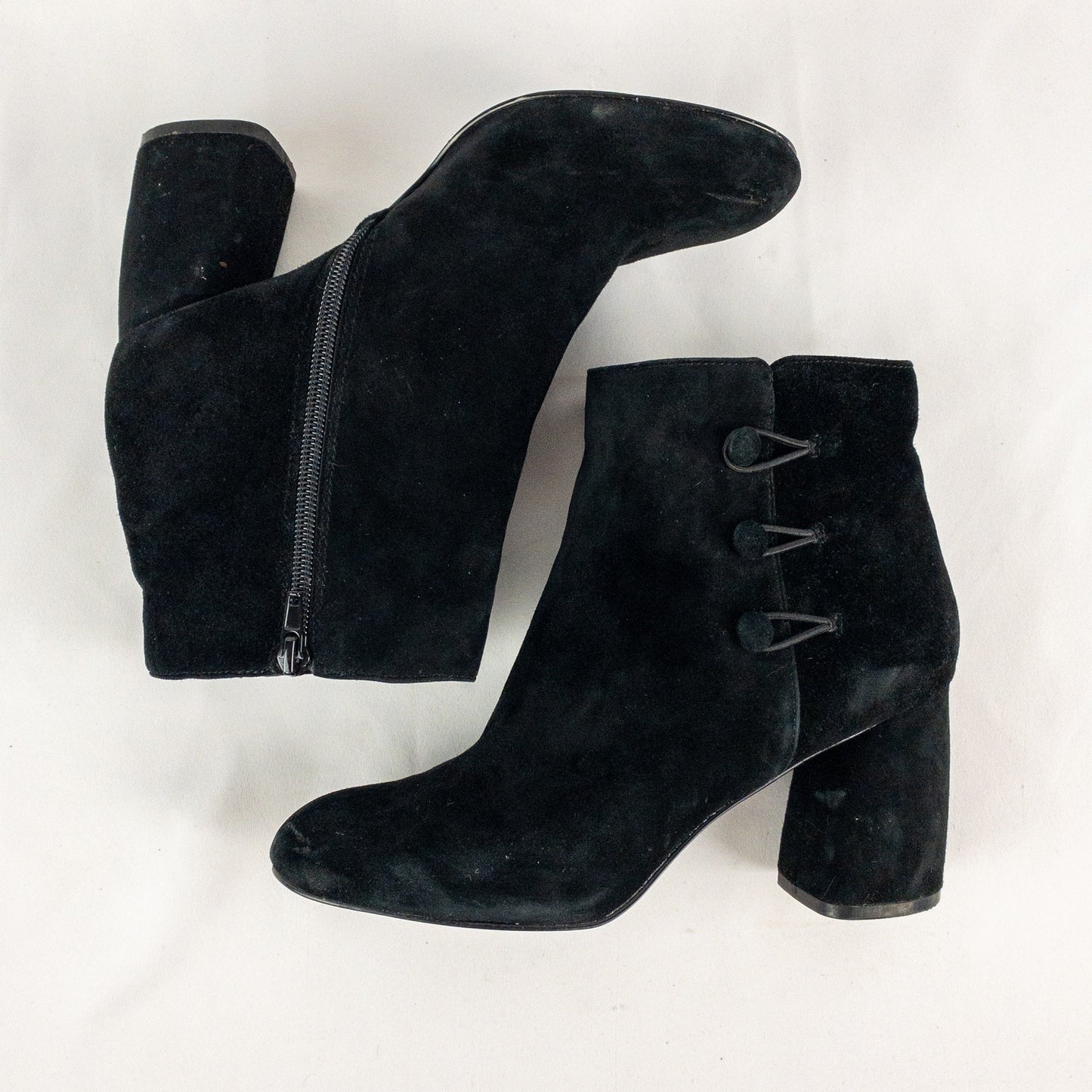 Nine West KerryLeeo Black Suede Button Ankle Booties Boots Womens 8.5