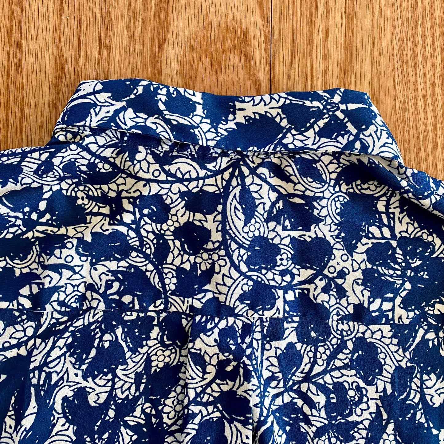 Ann Taylor Blue Teal Floral Button Shirt Womens Medium