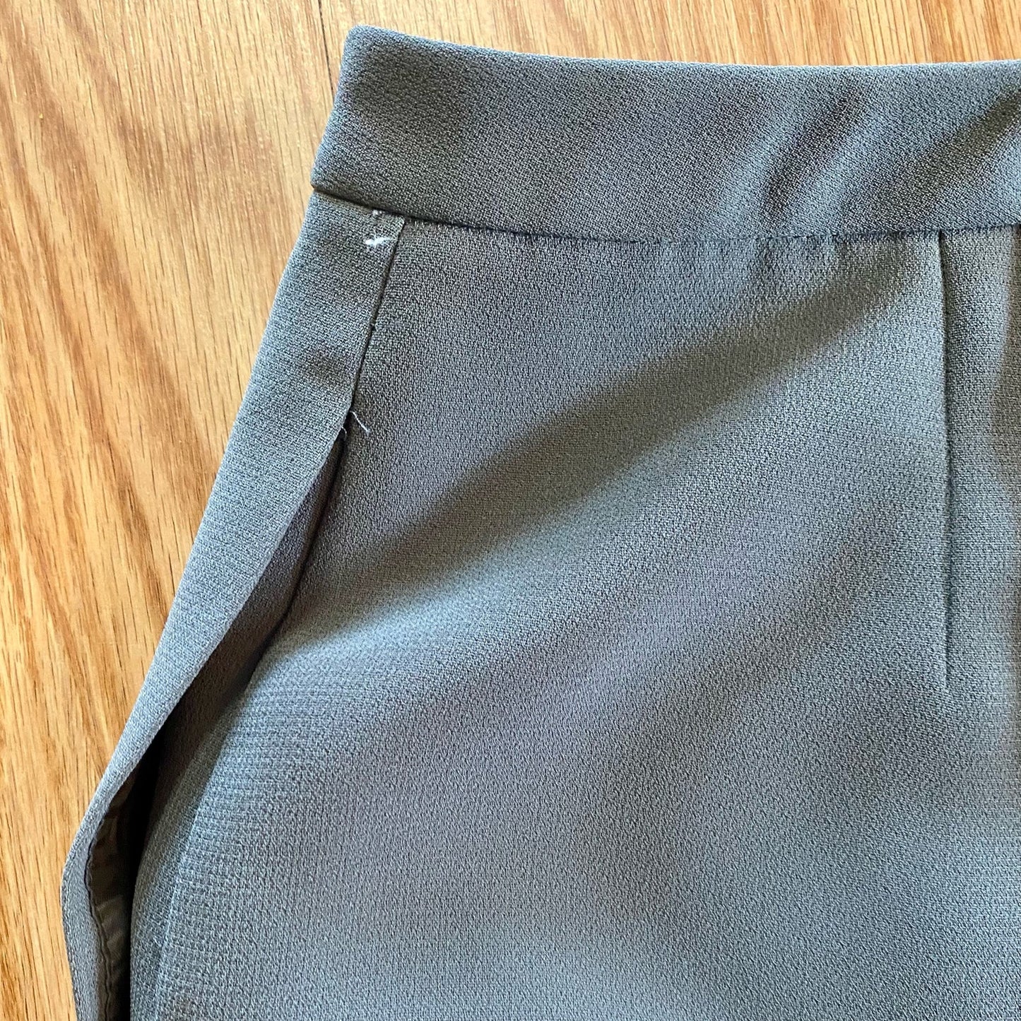 Tahari Levine Vintage Gray Straight Leg Dress Pants Womens 10
