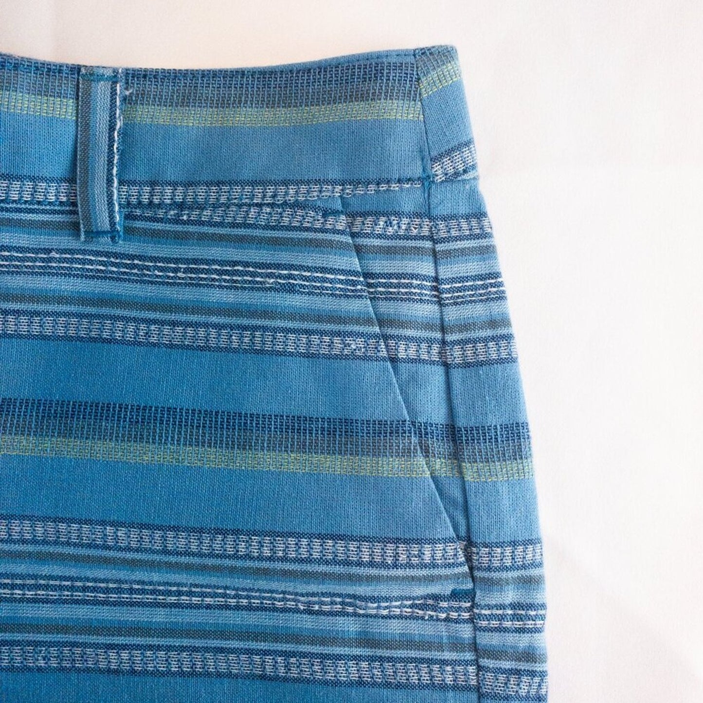 Ann Taylor LOFT Striped Blue Green White Mini Shorts Womens Size 2