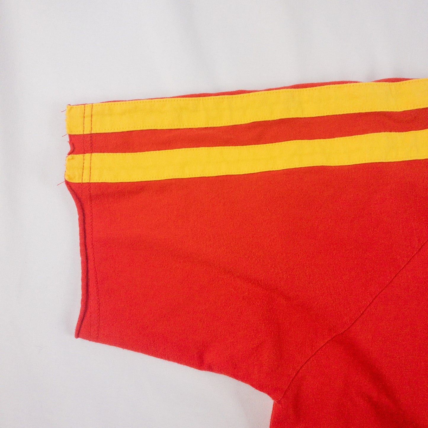 Voi Jeans Red Yellow Raw Hem Soccer Football Tee Shirt Mens Large
