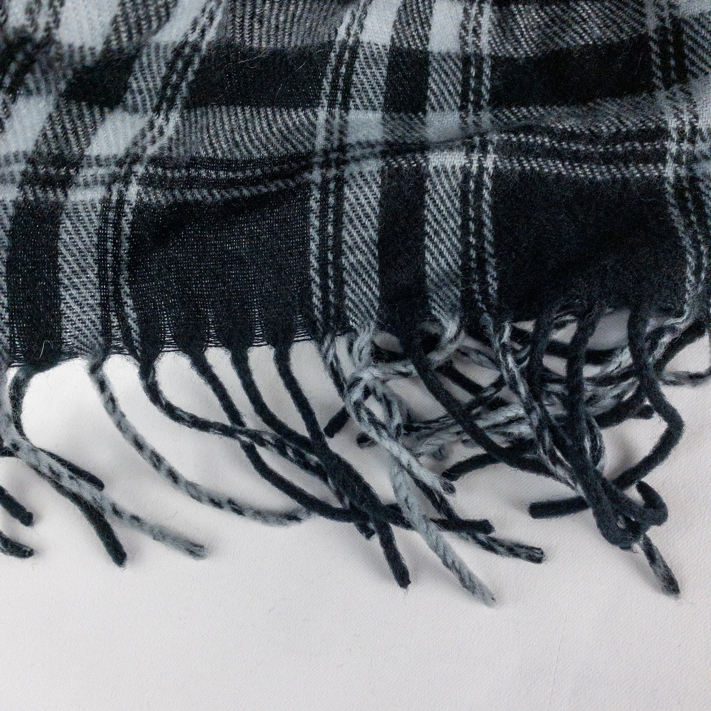 Apexx Black & Gray Plaid Blanket Scarf Unisex Mens Womens One Size