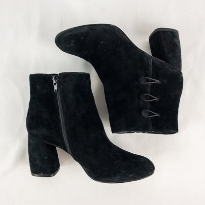 Nine West KerryLeeo Black Suede Button Ankle Booties Boots Womens 8.5