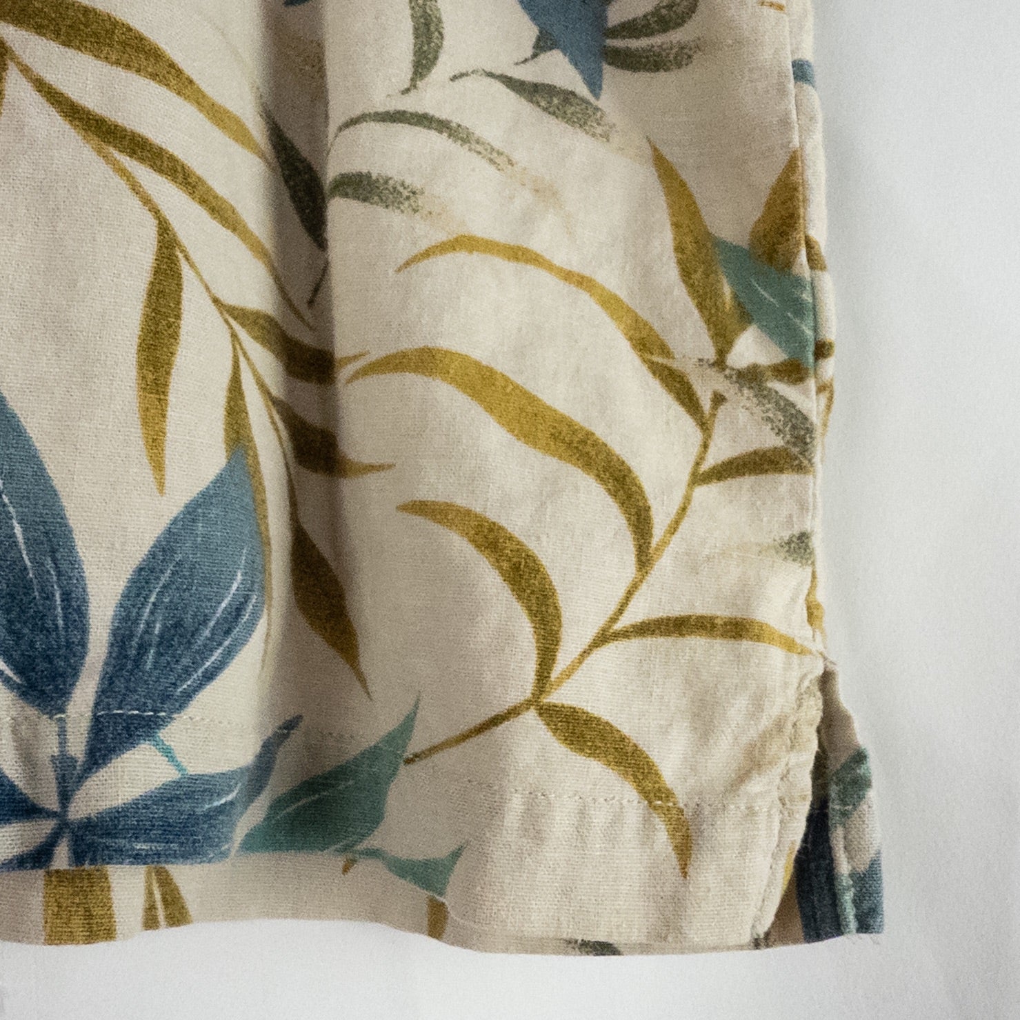 Erika vintage unisex Hawaiian shirt in cream with brown and blue leaf pattern, short sleeves and button front image 5