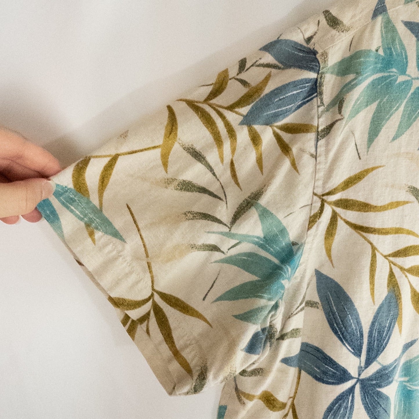 Erika vintage unisex Hawaiian shirt in cream with brown and blue leaf pattern, short sleeves and button front image 4