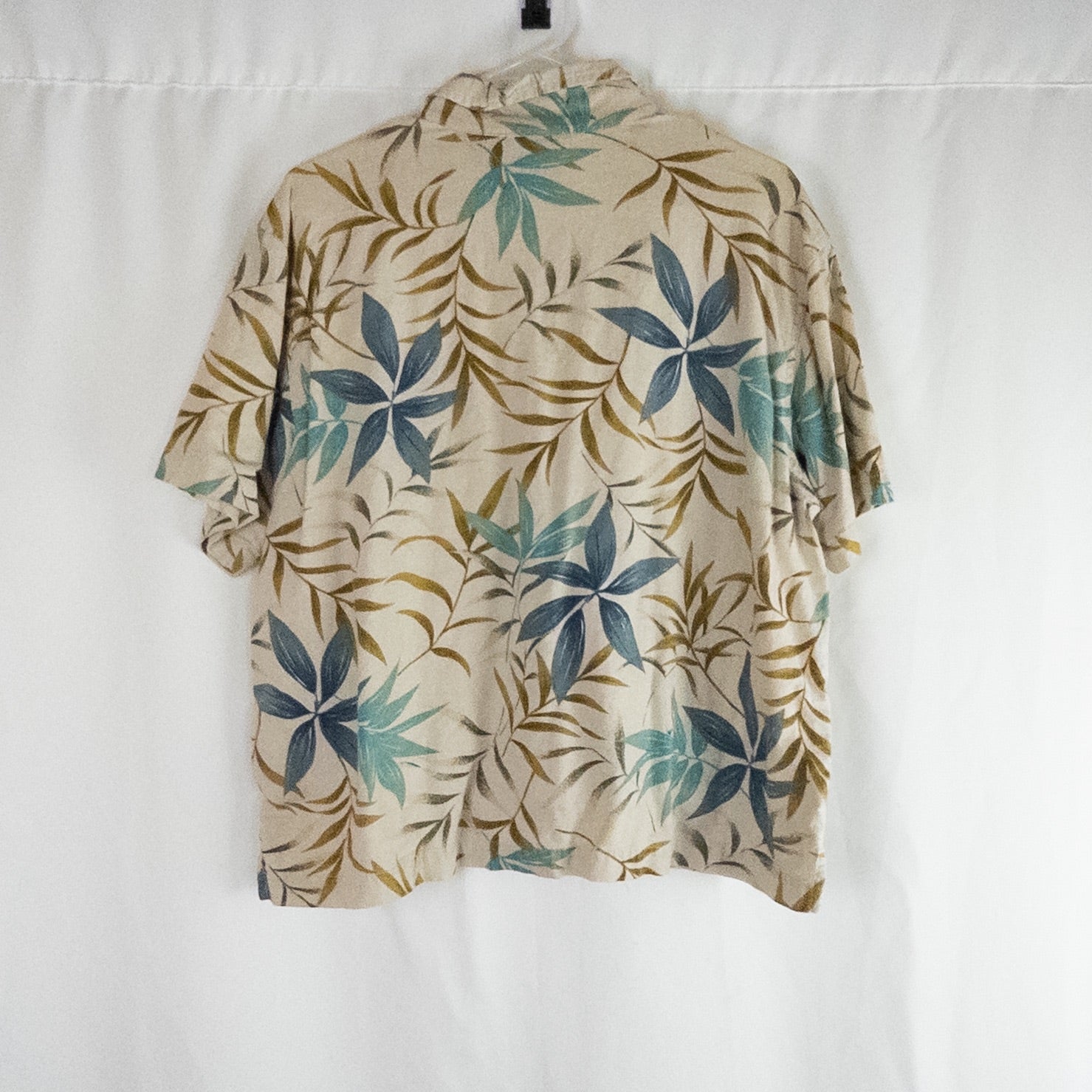 Erika vintage unisex Hawaiian shirt in cream with brown and blue leaf pattern, short sleeves and button front image 6