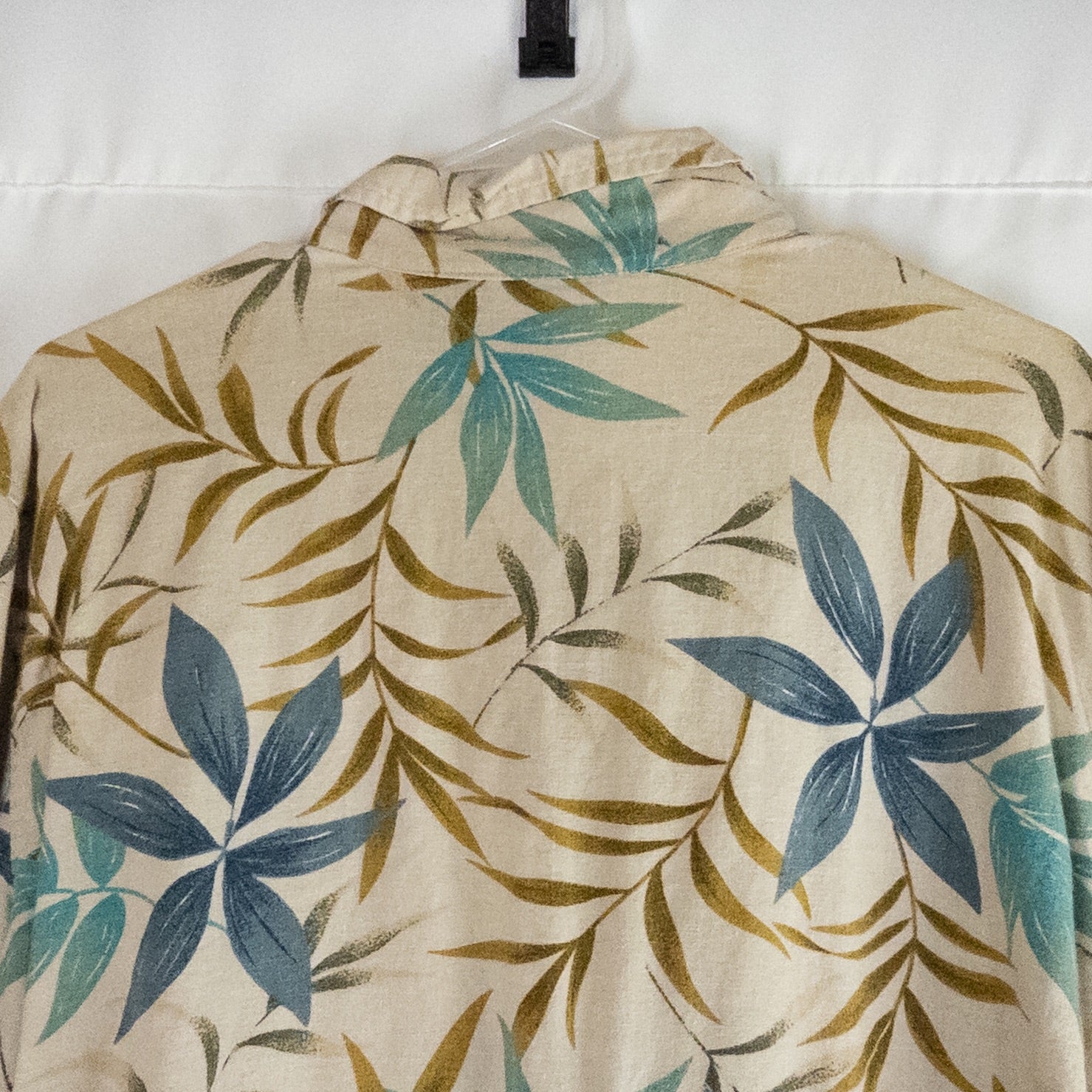 Erika vintage unisex Hawaiian shirt in cream with brown and blue leaf pattern, short sleeves and button front image 7