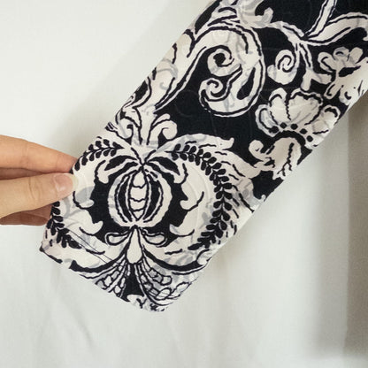 JM Collection black and white floral blouse top with 3/4 sleeves and crew neck, women's medium petite size image 4