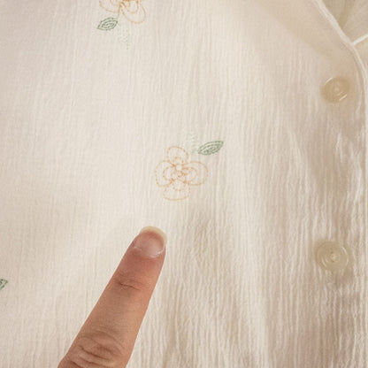 Alfred Dunner vintage white beaded floral shirt with short sleeves and button front closure image 4