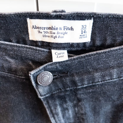 Abercrombie & Fitch 90s black high rise jeans for women size 32 laid flat and hanging image 9