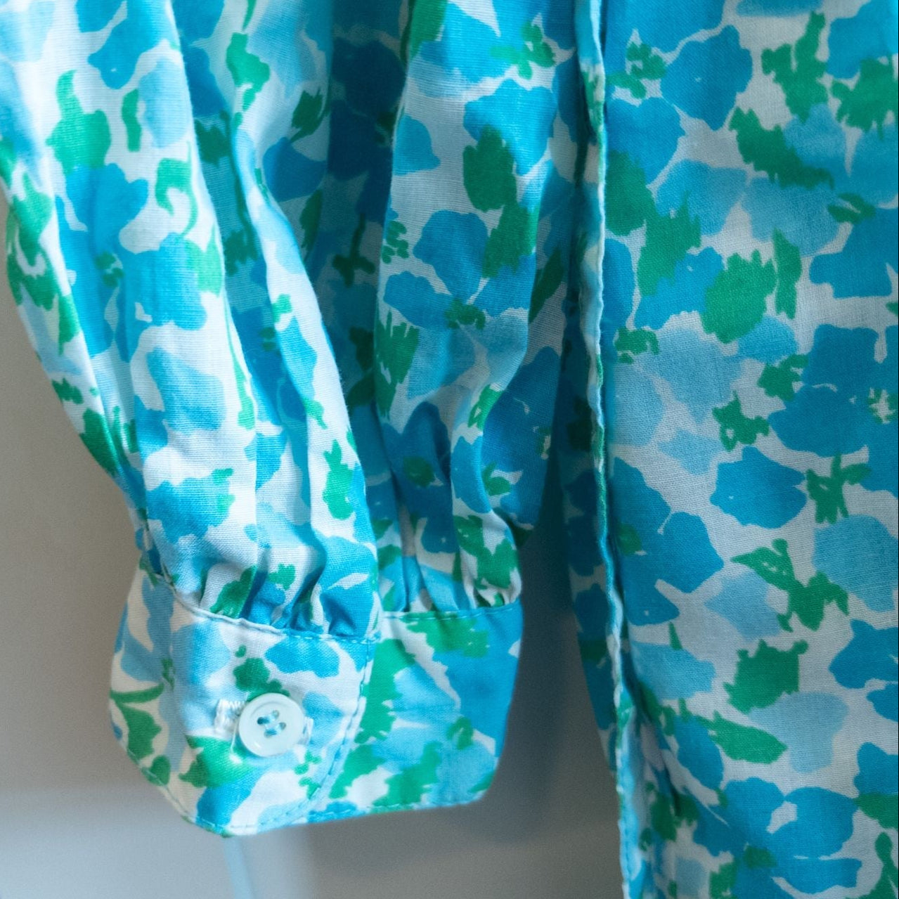 Vintage 1950s Tanner blue green floral long sleeve shirt dress with button front and collared neckline image 9