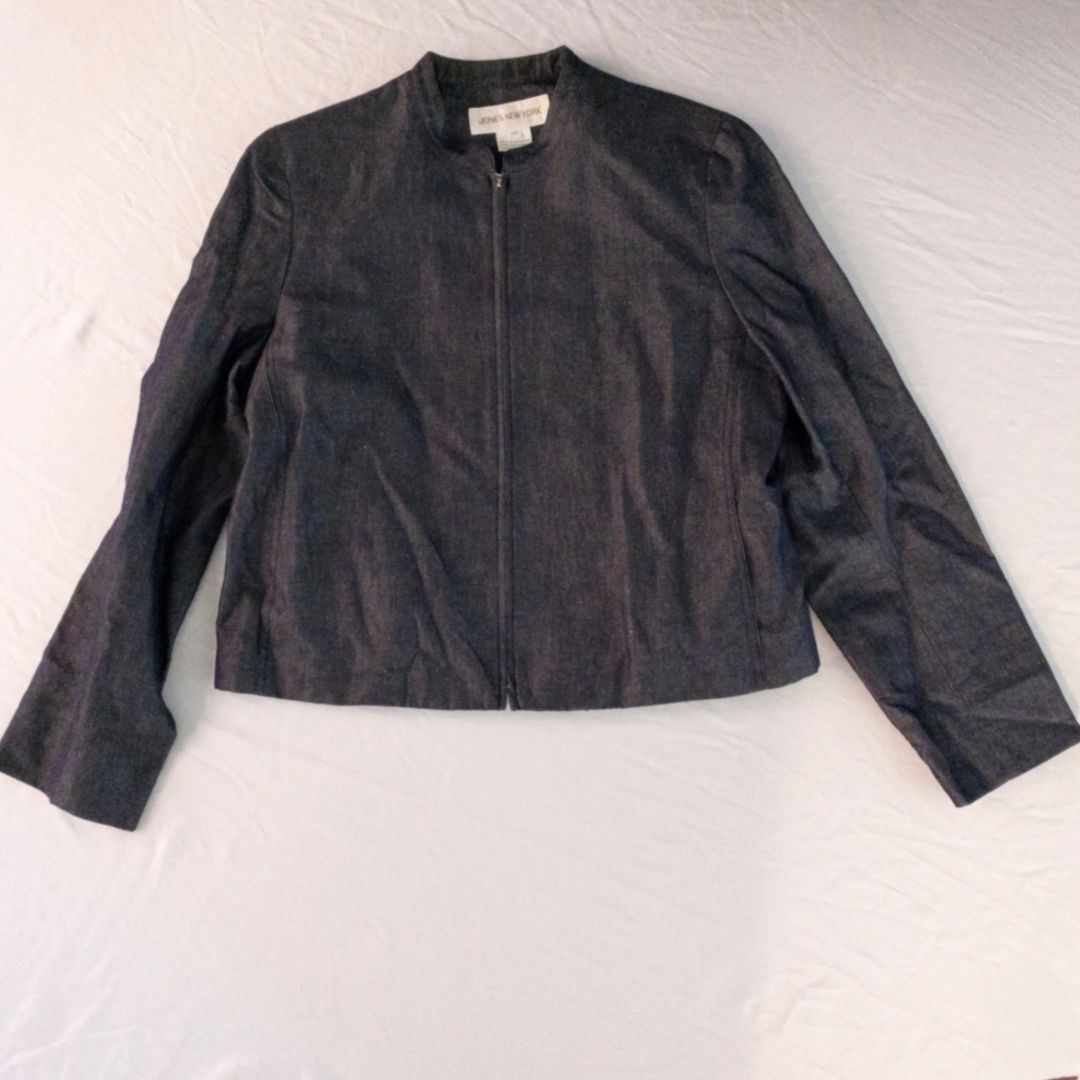 Jones New York vintage blue denim zip jacket women's size 14 with padded shoulders and side pockets image 12