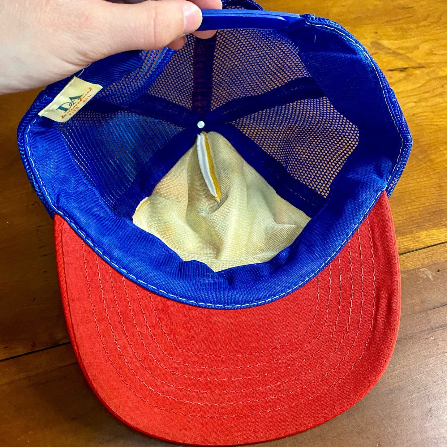 DA S&T Hardware Vintage White Trucker Hat Unisex Mens One Size